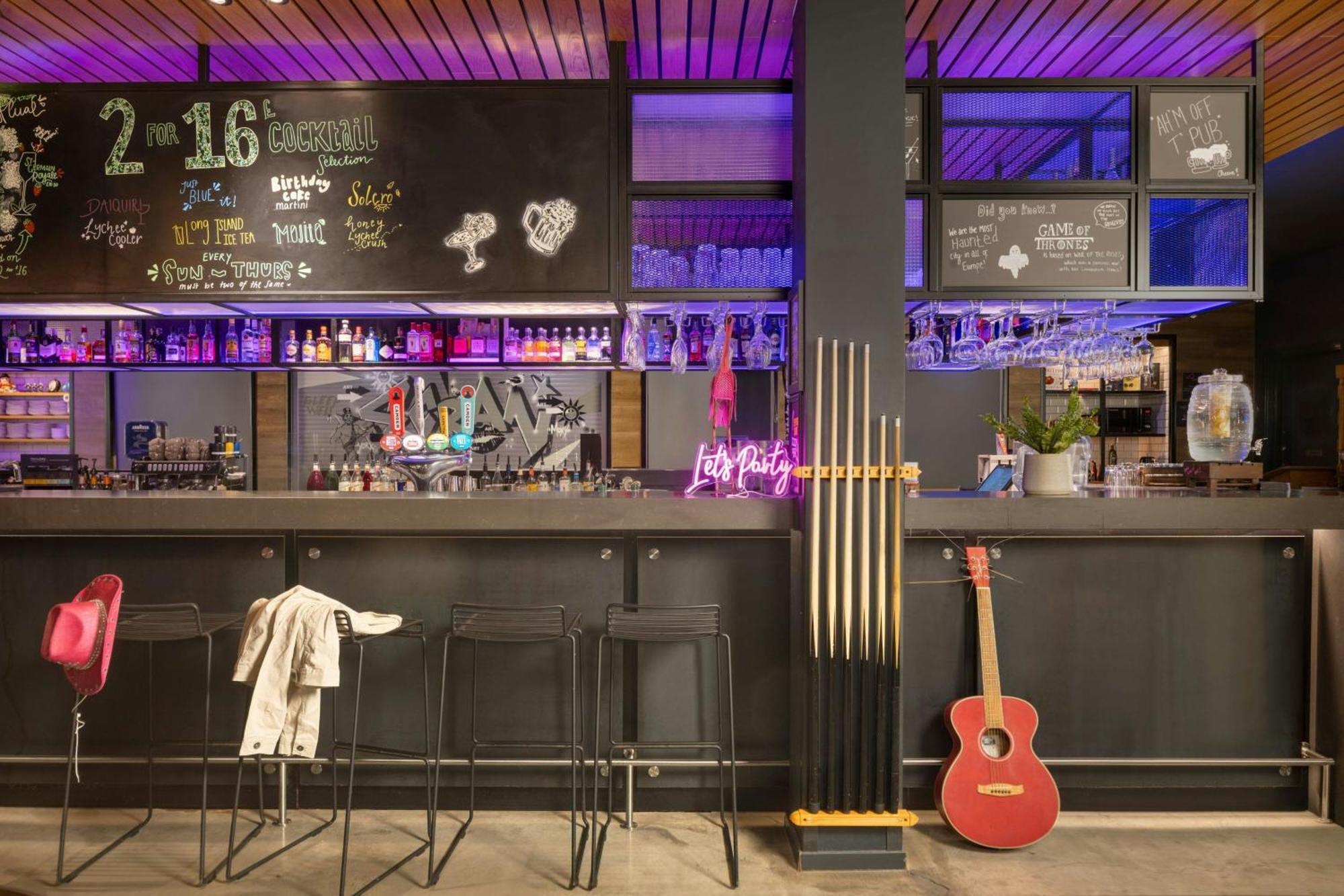 Moxy York — Photos 3