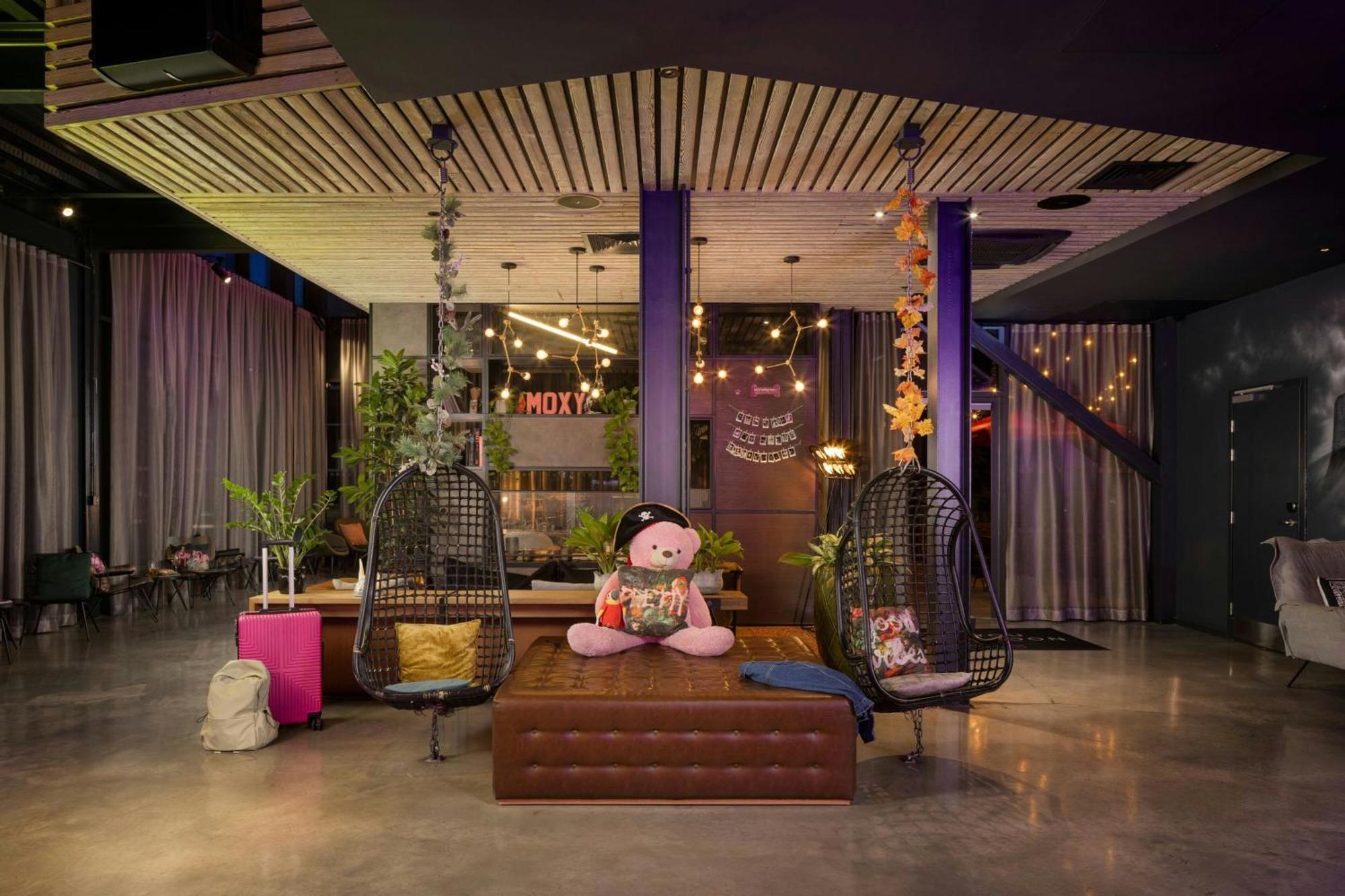 Moxy York — Photos 1